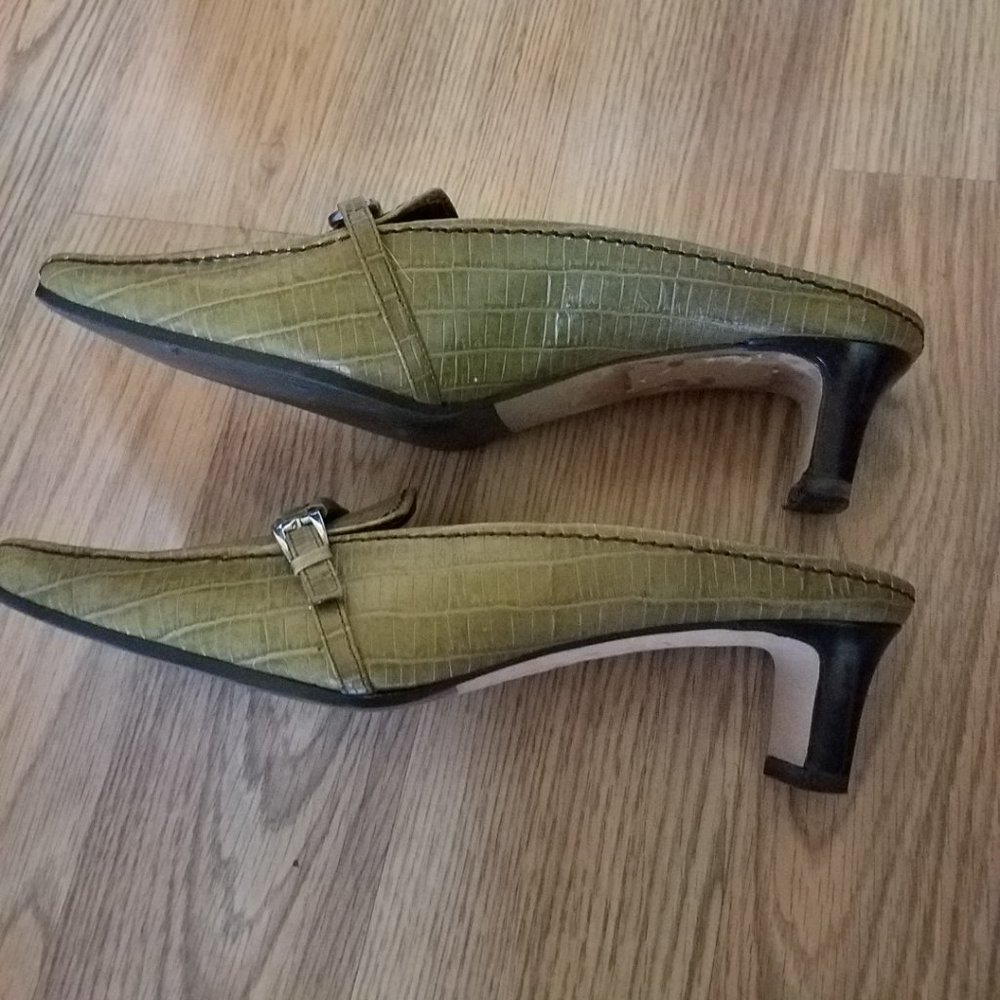 vanelli olive green mules - Picture 2 of 4